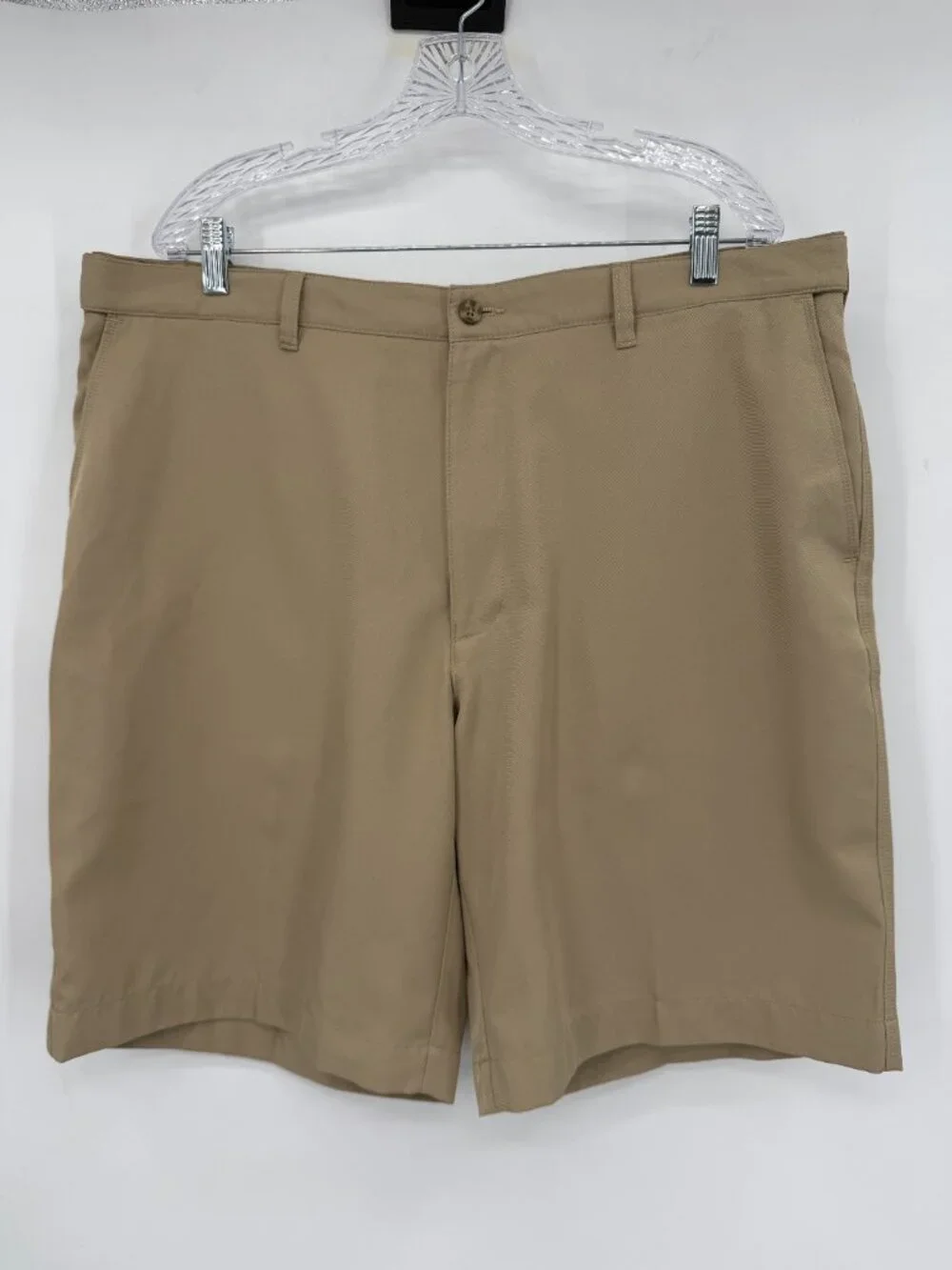 PGA TOUR Men’s Golf Shorts Size 40 Khaki Tan Performance Utility Pocket